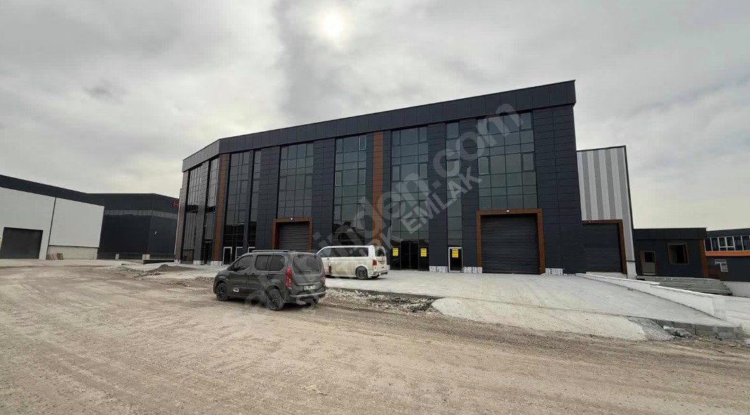 Saray’da İstanbul Yolu Yakını Sıfır 5000m² Fabrika | 300KW & 800m² Ofis